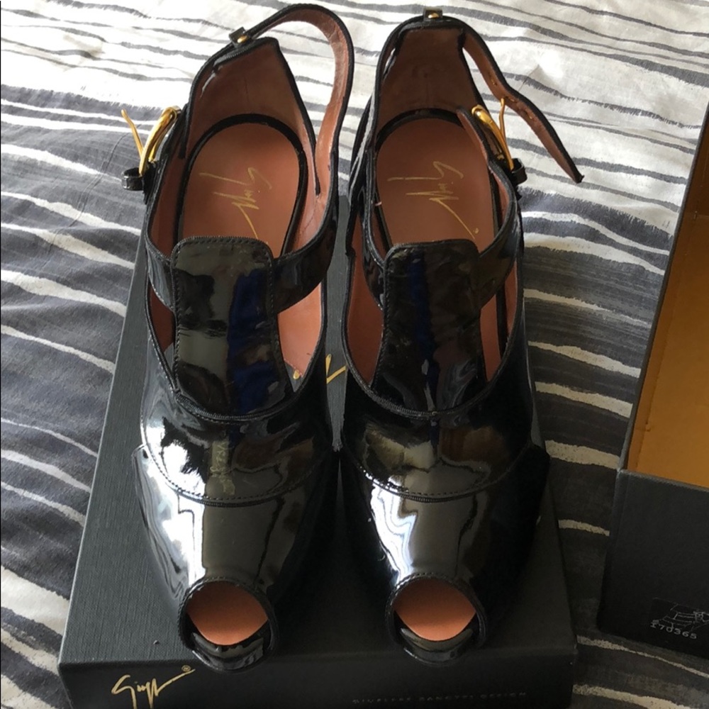 It was a gift and it's not my size.